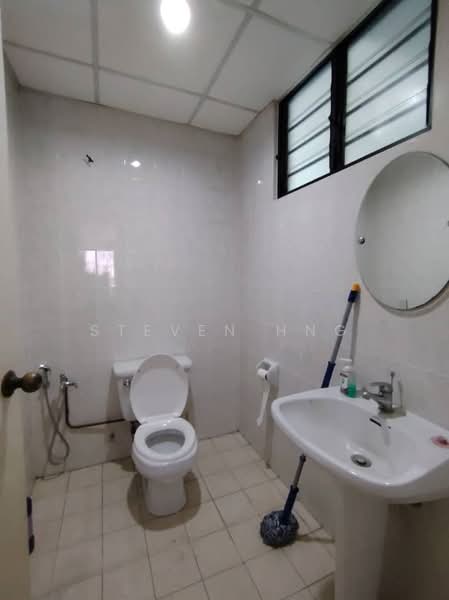 Kondominium untuk Dijual di Sri Pangkor Condominium - Steven Hng - Bathroom - PropertyGuru.com.my