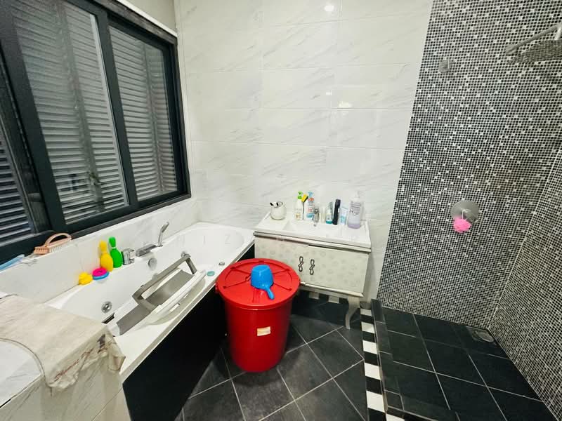 Rumah Banglo untuk Dijual di Alam Damai (Cheras) - Masnizah Arifin - Bathroom - PropertyGuru.com.my