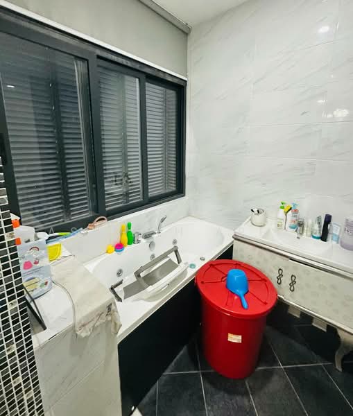 Rumah Banglo untuk Dijual di Alam Damai (Cheras) - Masnizah Arifin - Bathroom - PropertyGuru.com.my