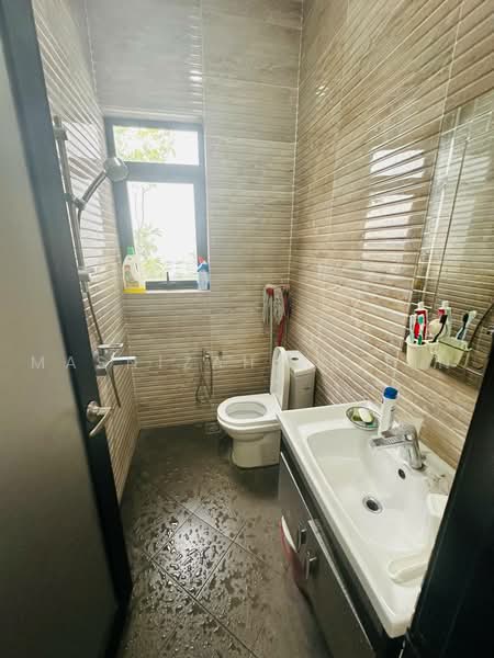 Rumah Banglo untuk Dijual di Alam Damai (Cheras) - Masnizah Arifin - Bathroom - PropertyGuru.com.my
