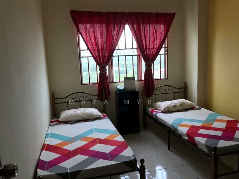 Pangsapuri untuk Disewa di Selesa I Resort Apartment (Pangsapuri Damai Mewah B) - Maya Myra - Bedroom - PropertyGuru.com.my