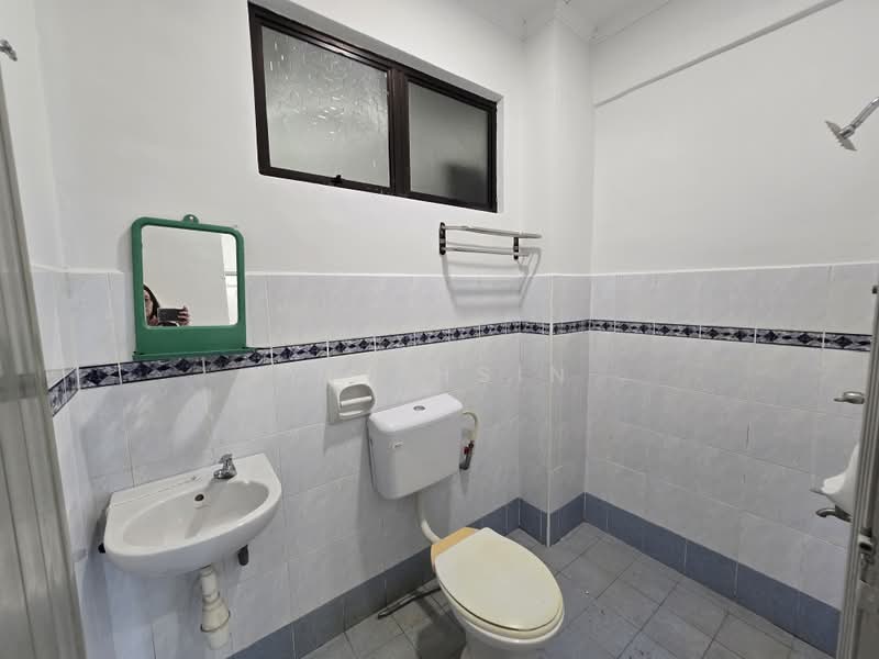 Kondominium untuk Dijual di Skudai Villa - Yee Hsin - Bathroom - PropertyGuru.com.my
