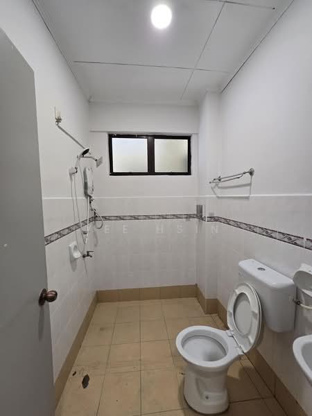 Kondominium untuk Dijual di Skudai Villa - Yee Hsin - Bathroom - PropertyGuru.com.my