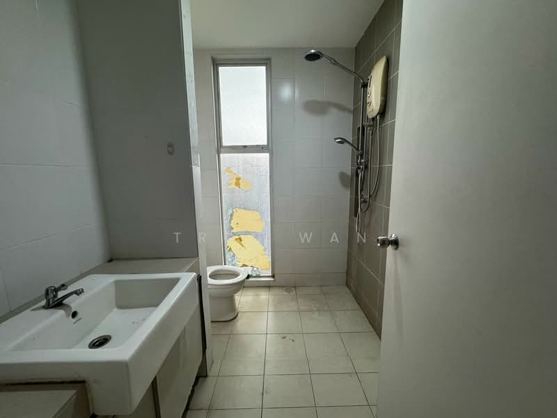Townhouse for Rent in Puchong (Selangor) - Tron Wan - Bathroom - PropertyGuru.com.my
