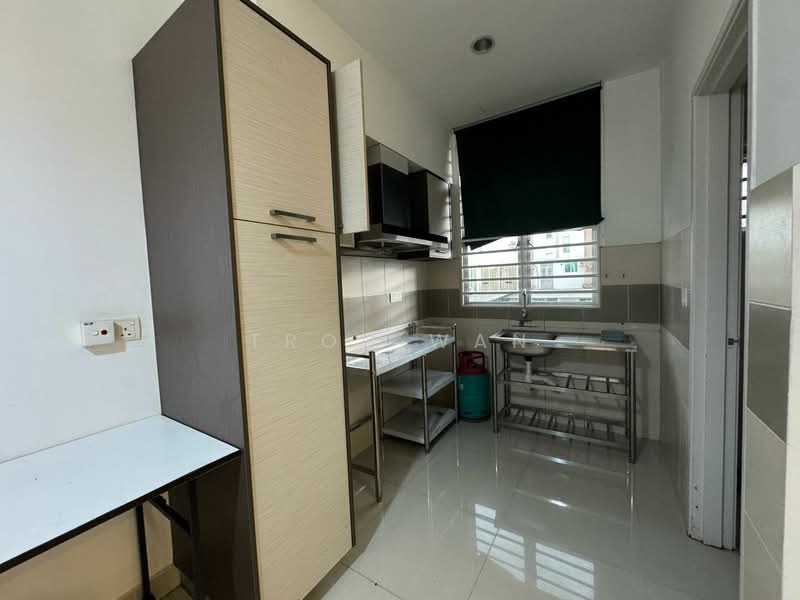 Townhouse for Rent in Puchong (Selangor) - Tron Wan - Kitchen - PropertyGuru.com.my