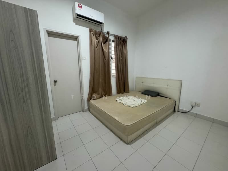 Townhouse for Rent in Puchong (Selangor) - Tron Wan - Bedroom - PropertyGuru.com.my