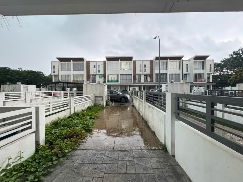 Townhouse for Rent in Puchong (Selangor) - Tron Wan - Exterior - PropertyGuru.com.my