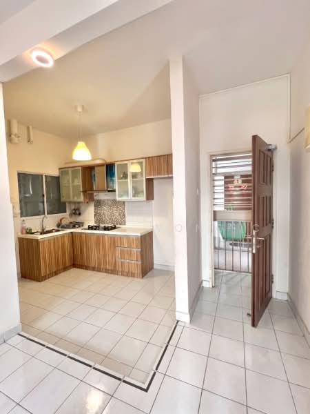 Kondominium untuk Dijual di Monte Bayu - Vickky Wong CF - Kitchen - PropertyGuru.com.my