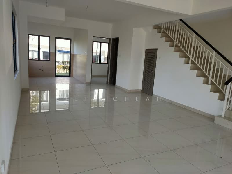 Rumah Teres 2 Tingkat untuk Dijual di Sungai Long (Bandar Sungai Long) - Jeff Cheah - Living Room - PropertyGuru.com.my