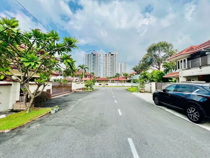 Semi-Detached House for Rent in Bandar Sunway (Sunway) - Steve Chiam - Exterior - PropertyGuru.com.my