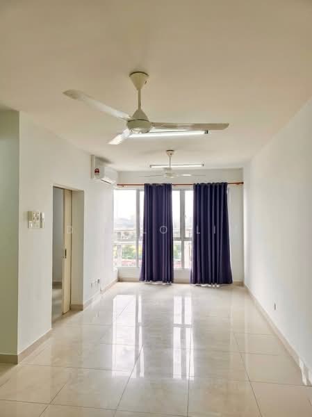 Servis Apartment untuk Dijual di Maxim Residences - Danilo Lim - Living Room - PropertyGuru.com.my