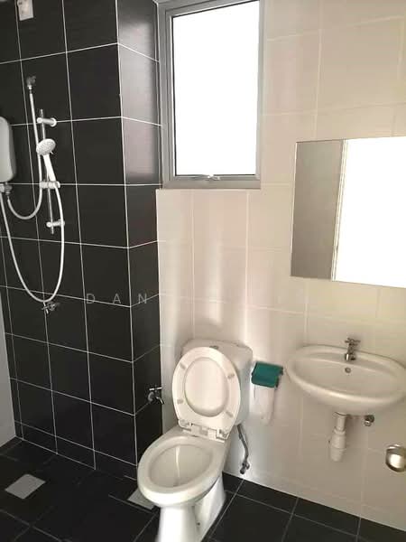 Servis Apartment untuk Dijual di Maxim Residences - Danilo Lim - Bathroom - PropertyGuru.com.my
