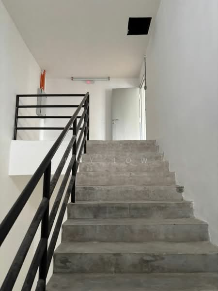 Semi-D Factory for Rent in Taman Perindustrian Desa Plentong (Masai) - Ivy Low - Corridor - PropertyGuru.com.my
