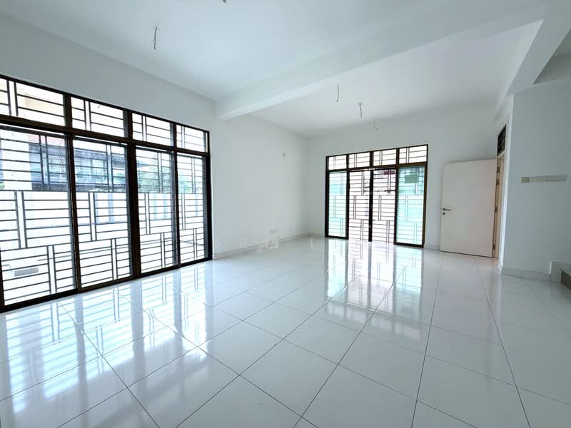 Rumah Teres 2 Tingkat untuk Dijual di Bandar Dato Onn (Tebrau) - Karl Lim - Living Room - PropertyGuru.com.my