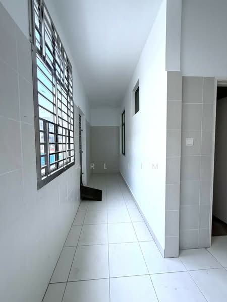 Rumah Teres 2 Tingkat untuk Dijual di Bandar Dato Onn (Tebrau) - Karl Lim - Corridor - PropertyGuru.com.my