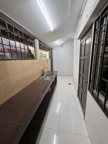 2-storey Terraced House for Rent in Bandar Puteri Klang (Klang) - John Tee - Kitchen - PropertyGuru.com.my