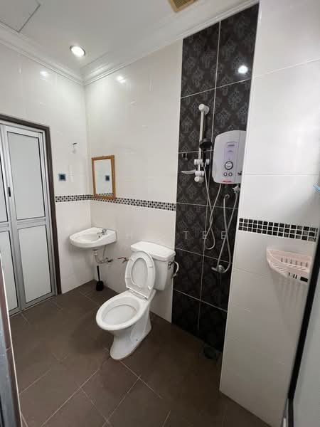 2-storey Terraced House for Rent in Bandar Puteri Klang (Klang) - John Tee - Bathroom - PropertyGuru.com.my