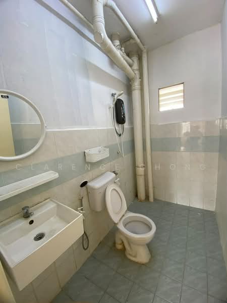 Kondominium untuk Dijual di Desaminium Flora - Clarence Chong - Bathroom - PropertyGuru.com.my