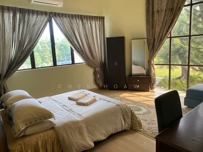 Commercial Bungalow for Sale in Kampung Kuala Sungai Baru (Kuala Sungai Baru) - Chen Hoaw - Bedroom - PropertyGuru.com.my