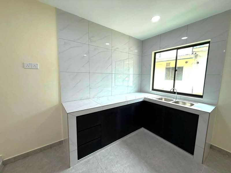 Rumah Teres 2 Tingkat untuk Dijual di Taman Desa Tebrau (Tebrau) - Karl Lim - Kitchen - PropertyGuru.com.my
