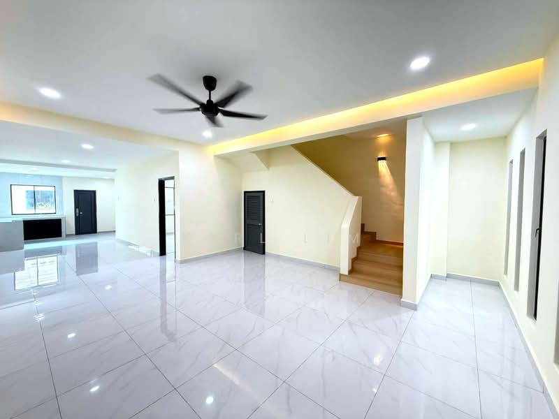 Rumah Teres 2 Tingkat untuk Dijual di Taman Desa Tebrau (Tebrau) - Karl Lim - Living Room - PropertyGuru.com.my