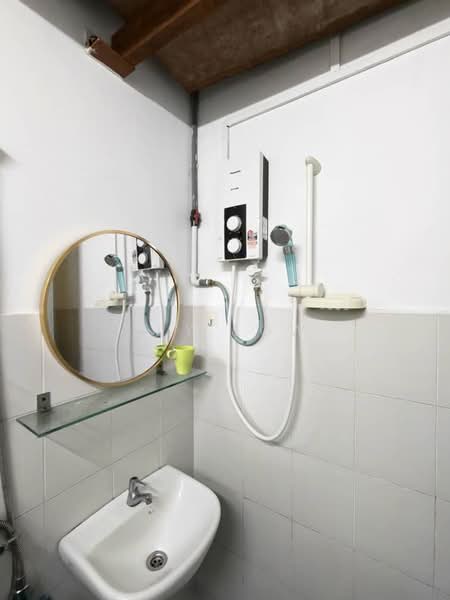 Pangsapuri untuk Disewa di Sri Mas - Ivy Low - Bathroom - PropertyGuru.com.my