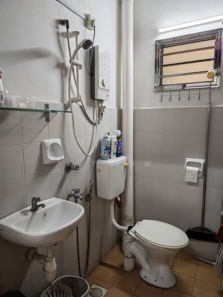 Pangsapuri untuk Disewa di Sri Mas - Ivy Low - Bathroom - PropertyGuru.com.my
