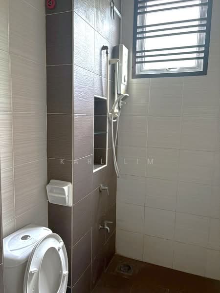 Rumah Teres 2 Tingkat untuk Dijual di Bandar Seri Alam (Masai) - Karl Lim - Bathroom - PropertyGuru.com.my