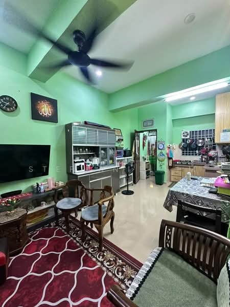 Flat for Sale at Kompleks Pulau Mutiara - Stephanie Lim - Living Room - PropertyGuru.com.my