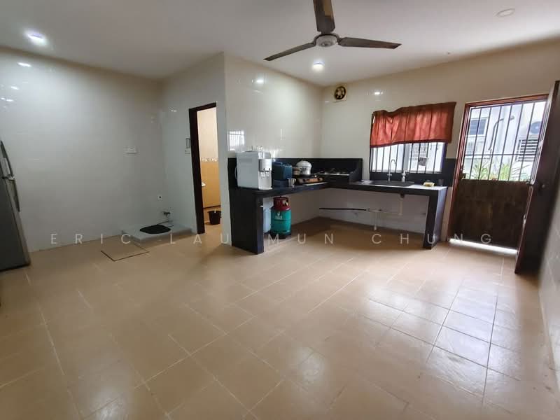 2-storey Terraced House for Sale in Taman Putra Perdana (Puchong) - Eric Lau Mun Chung - Kitchen - PropertyGuru.com.my
