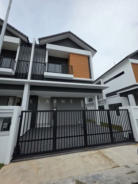 Cluster House for Sale in Austin Crest (Johor Bahru) - Elaine Sim - Exterior - PropertyGuru.com.my