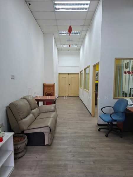 Shop for Sale in Bandar Bukit Puchong 2 (Puchong) - Edmund Chan - Corridor - PropertyGuru.com.my
