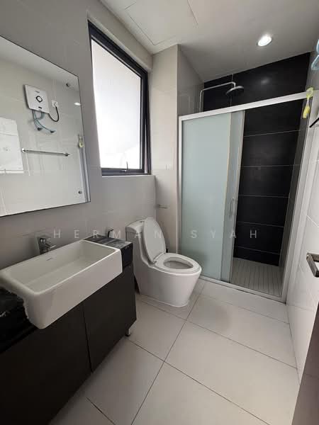 Condominium for Rent at Amberside @ Country Garden Danga Bay - Herman Syah - Bathroom - PropertyGuru.com.my
