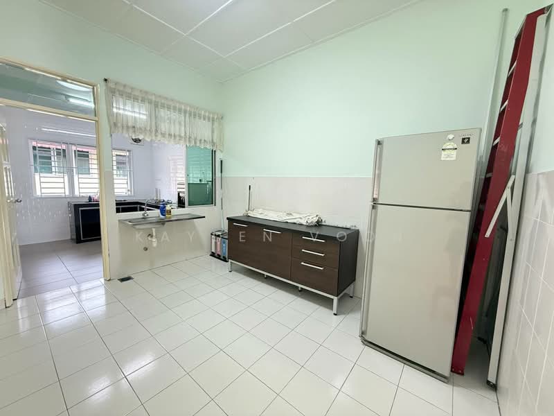 Rumah Teres 1 Tingkat untuk Dijual di Taman Pelangi Indah (Ulu Tiram) - Kayden Voon - Kitchen - PropertyGuru.com.my