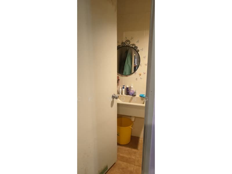 Kondominium untuk Dijual di Platinum Lake PV 13 - CK Wong - Bathroom - PropertyGuru.com.my