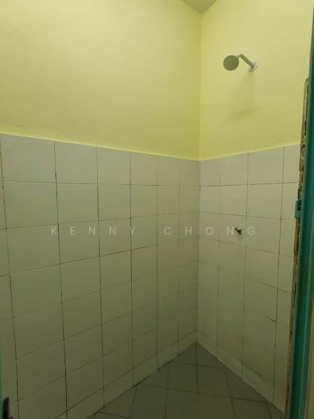 Rumah Flat untuk Dijual di Desa Satu - Kenny Chong - Bathroom - PropertyGuru.com.my