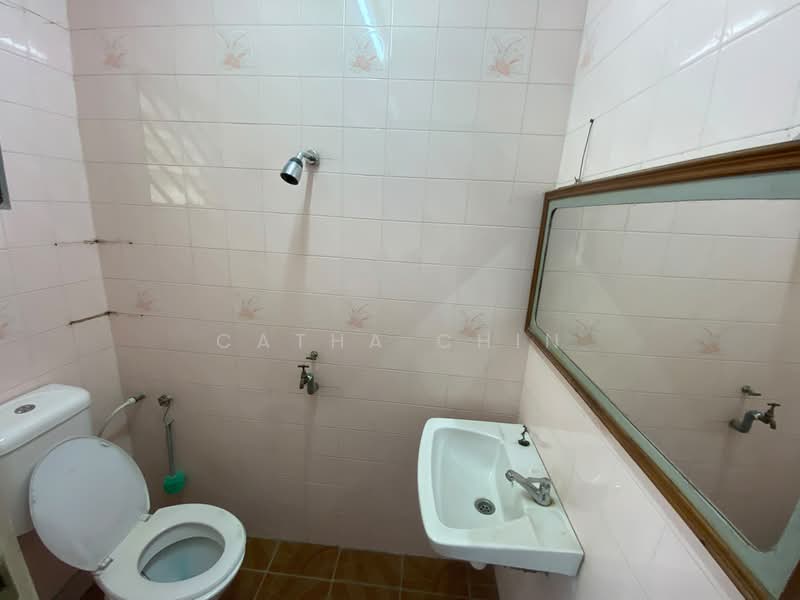 Rumah Teres 2 Tingkat untuk Dijual di Taman Skudai Baru (Skudai) - Catha Chin - Bathroom - PropertyGuru.com.my