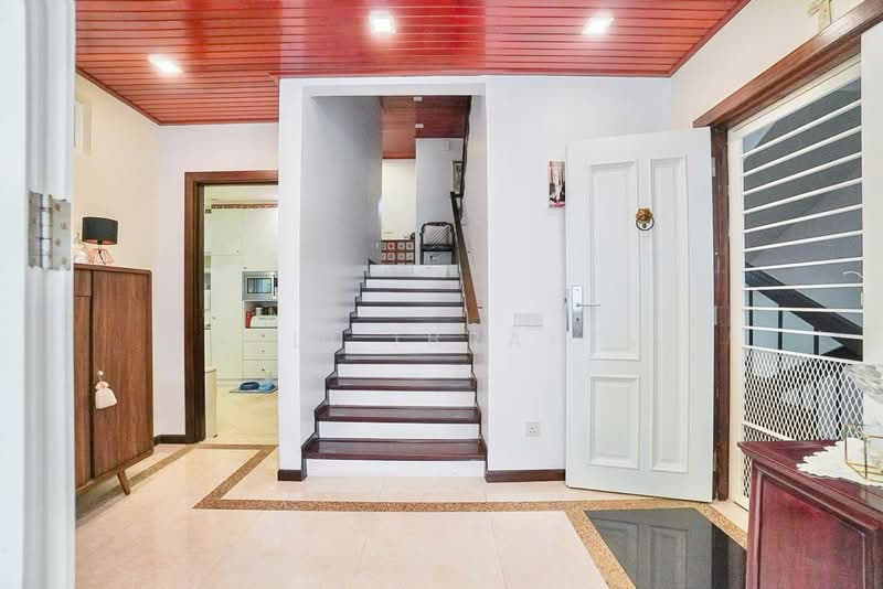 Kondominium untuk Dijual di Menara Kayangan - Azli Ibrahim - Entrance - PropertyGuru.com.my