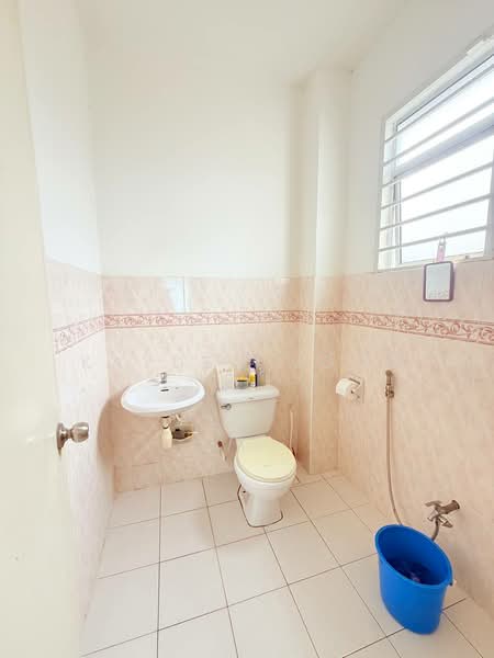 Rumah Teres 2 Tingkat untuk Dijual di Taman Setia Indah (Tebrau) - Kayden Voon - Bathroom - PropertyGuru.com.my