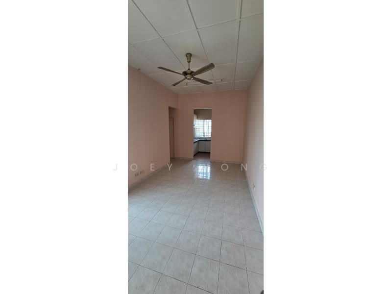 Apartment for Sale at Pangsapuri Lotus (Teratai) - Joey Wong - Living Room - PropertyGuru.com.my