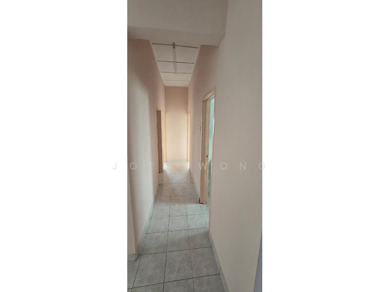 Apartment for Sale at Pangsapuri Lotus (Teratai) - Joey Wong - Corridor - PropertyGuru.com.my