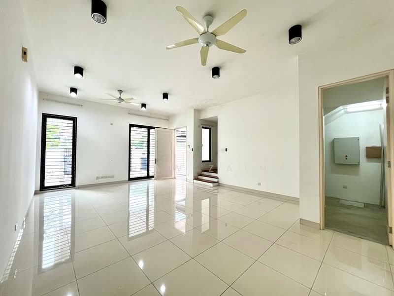 Rumah Teres 2 Tingkat untuk Disewa di Alam Impian (Shah Alam) - Adaw Zain - Living Room - PropertyGuru.com.my