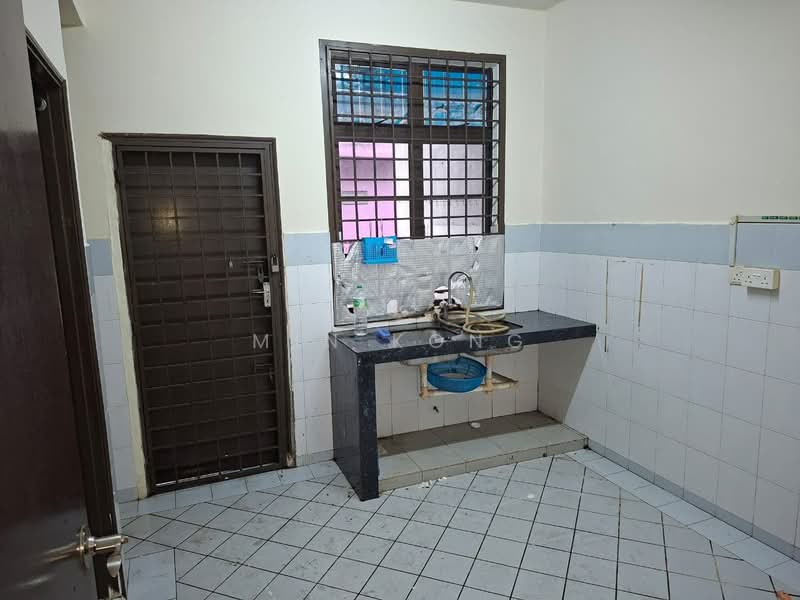 Rumah Teres 2 Tingkat untuk Disewa di Permas Jaya (Johor Bahru) - Min Kong - Kitchen - PropertyGuru.com.my