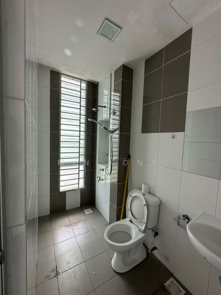 Kondominium untuk Disewa di The Seed Taman Sutera Utama - Min Kong - Bathroom - PropertyGuru.com.my