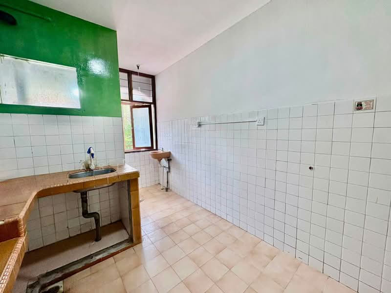 Rumah Flat untuk Dijual di PKNS Seksyen 24 - Sariza Hartanah - Kitchen - PropertyGuru.com.my
