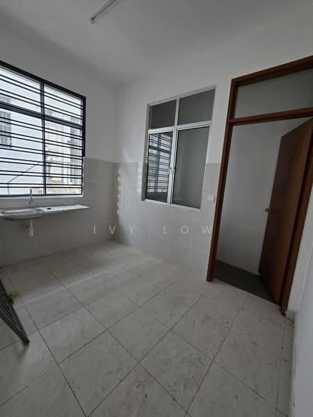 Rumah Bandar untuk Disewa di Taman Bestari Perdana (Pasir Gudang) - Ivy Low - Kitchen - PropertyGuru.com.my