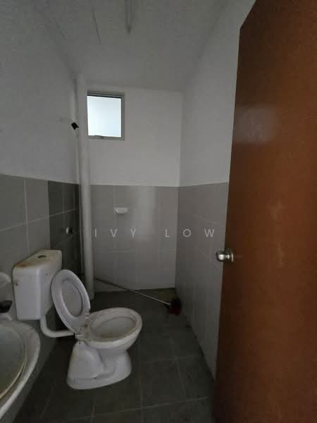 Rumah Bandar untuk Disewa di Taman Bestari Perdana (Pasir Gudang) - Ivy Low - Bathroom - PropertyGuru.com.my