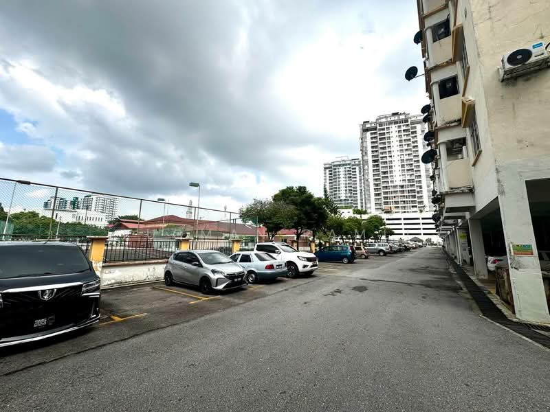 Kondominium untuk Dijual di Tiara Duta - Luqman Ramli - Exterior - PropertyGuru.com.my