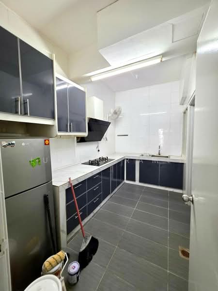 Kondominium untuk Dijual di Tiara Duta - Luqman Ramli - Kitchen - PropertyGuru.com.my