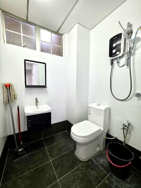 Kondominium untuk Dijual di Tiara Duta - Luqman Ramli - Bathroom - PropertyGuru.com.my